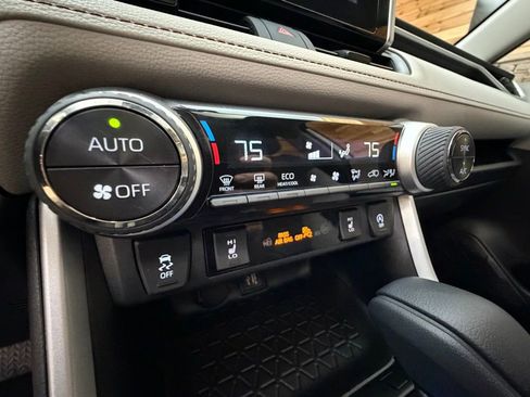 Used 2023 Toyota RAV4 XLE image 23