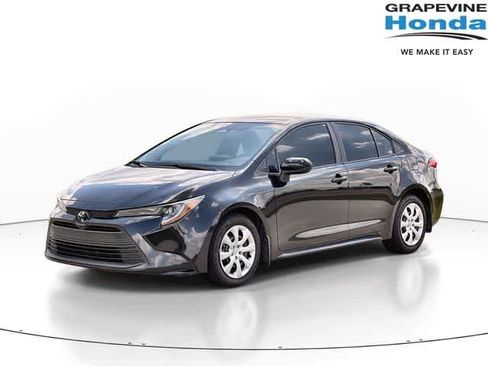 Used 2025 Toyota Corolla LE FWD image 1