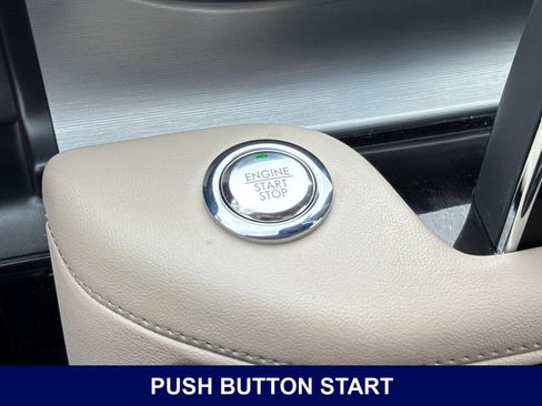 Used 2023 Lincoln Aviator 2WD w/ Premium Package image 32