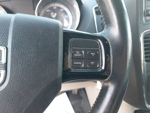 Used 2019 Dodge Grand Caravan SXT FWD image 15