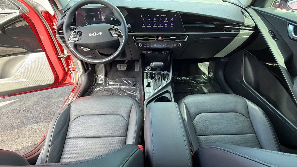 Used 2023 Kia Niro FWD image 26