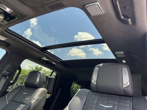 New 2026 Cadillac Escalade Platinum Sport w/ LPO, ONYX Package AWD/4WD image 24