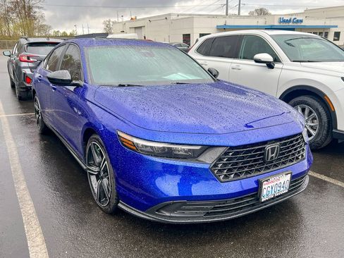 Used 2023 Honda Accord Sport image 3