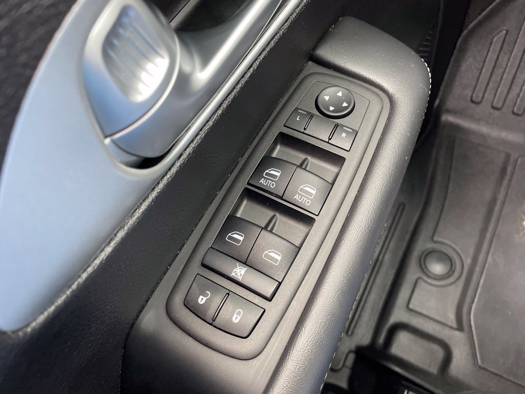 Used 2024 Chrysler Pacifica Touring-L w/ S Appearance Package AWD/4WD image 27