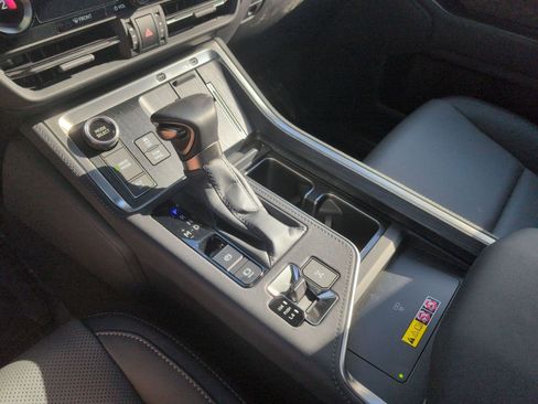 Certified 2025 Lexus GX 550 GX 550 4WD w/ Accessory Package (2T) image 9