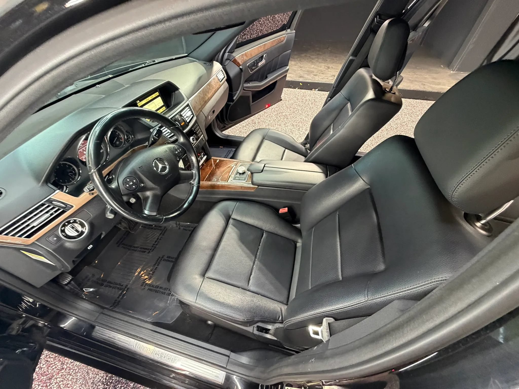 Used 2011 Mercedes-Benz E 350 4MATIC Sedan image 12