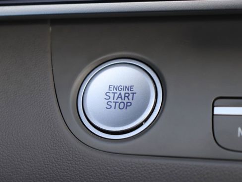 Used 2025 Hyundai Elantra SEL FWD image 43