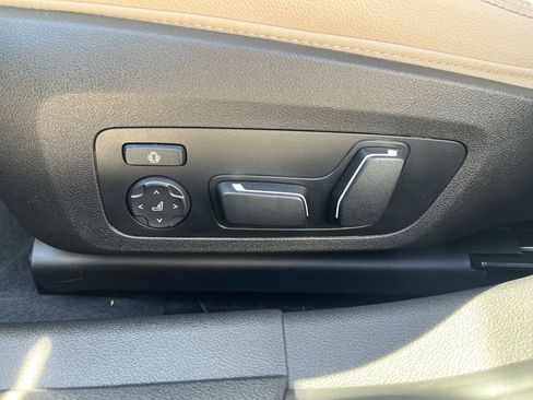 Certified 2025 BMW 330i Sedan w/ Premium Package image 15