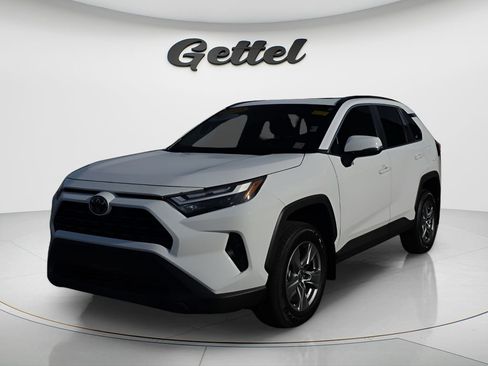 Used 2025 Toyota RAV4 XLE w/ Convenience Package FWD image 1