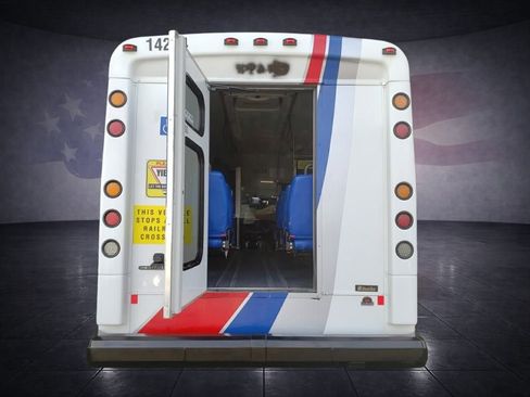 Used 2015 Chevrolet Express 4500 w/ Shuttle Bus Package image 12