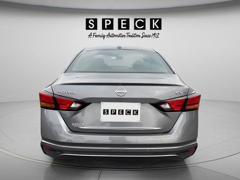 Used 2024 Nissan Altima 2.5 SV FWD image 4