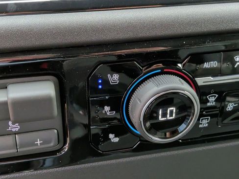 New 2026 Chevrolet Silverado 2500 ZR2 AWD/4WD image 28