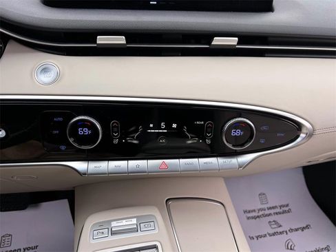 Certified 2022 Genesis GV70 2.5T w/ Cargo Package image 21