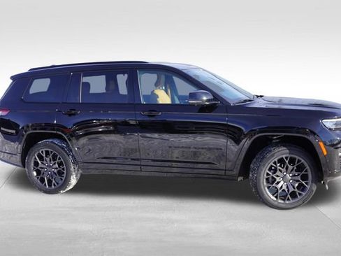 Certified 2024 Jeep Grand Cherokee L Summit w/ High Altitude Package image 3