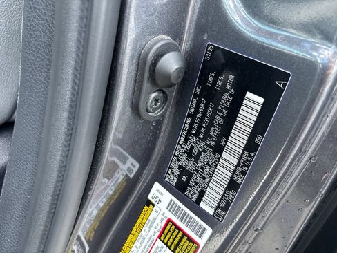 Used 2025 Toyota Sienna XLE FWD image 21