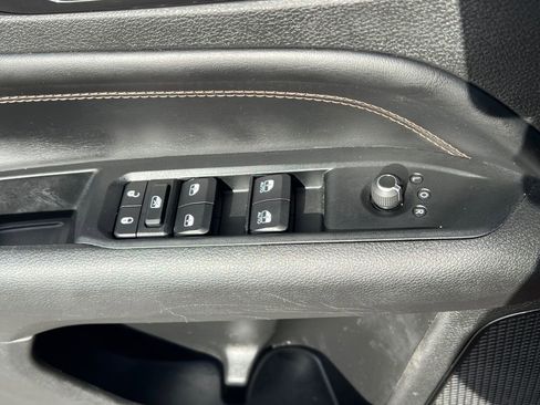 Used 2022 Jeep Compass Limited image 14