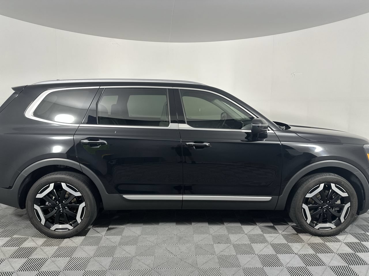 Certified 2024 Kia Telluride S FWD image 18