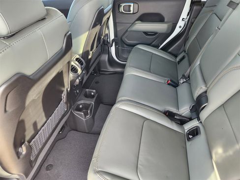 New 2026 Jeep Gladiator Mojave image 30