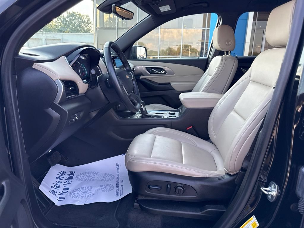 Used 2023 Chevrolet Traverse LT w/ LT Premium Package AWD/4WD image 27