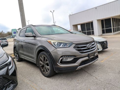 Used 2017 Hyundai Santa Fe Sport image 6