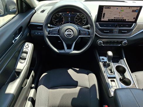Certified 2024 Nissan Altima 2.5 SV w/ SV Premium Package AWD/4WD image 13