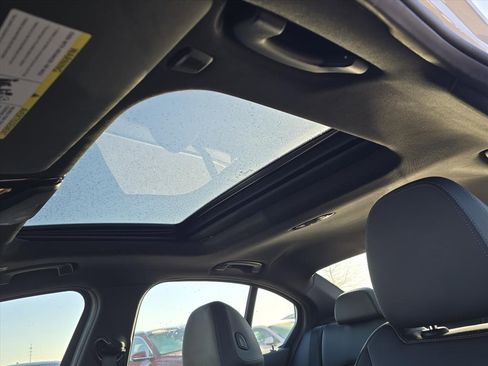 Used 2025 BMW 330i Sedan image 15