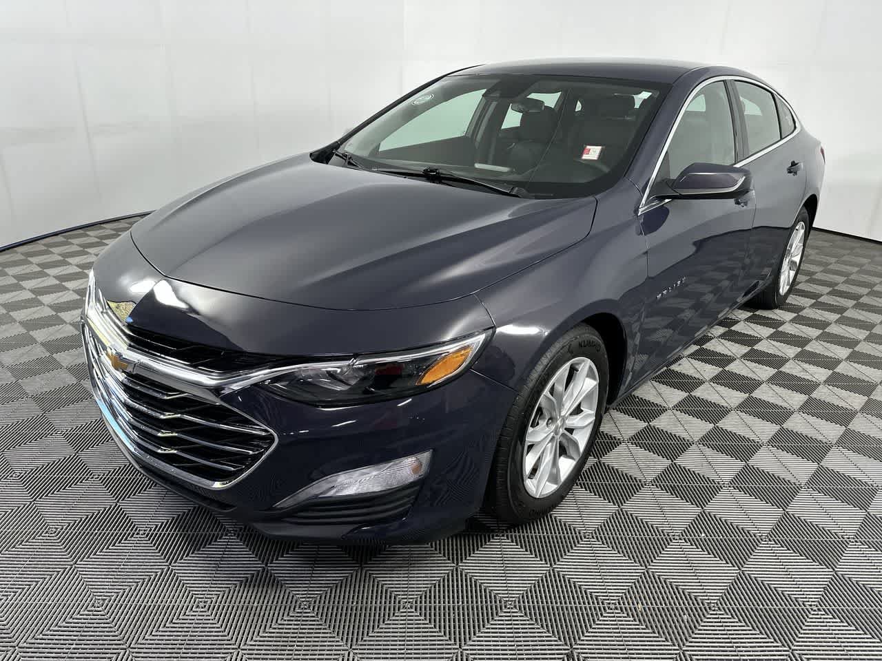 Used 2025 Chevrolet Malibu LT FWD image 4