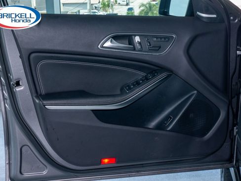 Used 2017 Mercedes-Benz GLA 250 image 11