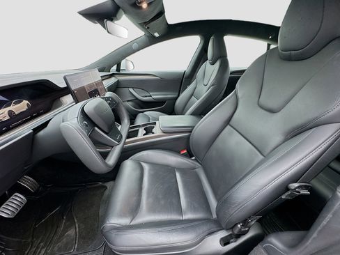 Used 2022 Tesla Model S Base image 13