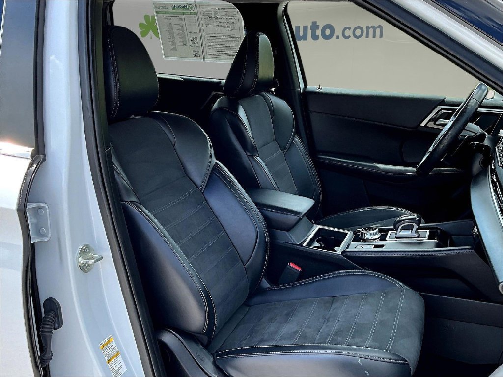 Used 2024 Mitsubishi Outlander SE AWD/4WD image 32