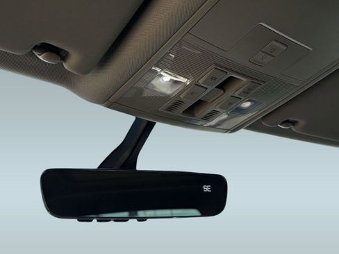 Used 2022 Volkswagen Atlas SE w/ Panoramic Sunroof Package image 19