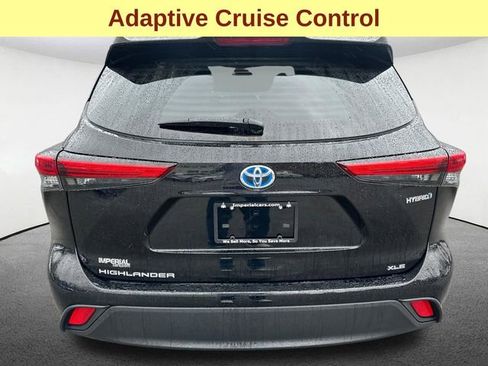 Used 2022 Toyota Highlander XLE AWD/4WD image 9