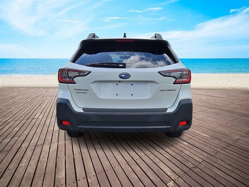 Used 2023 Subaru Outback Premium AWD/4WD image 5
