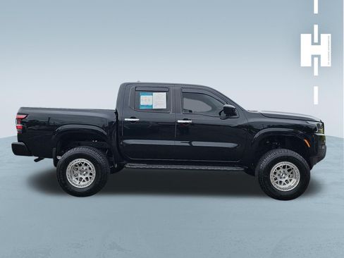 Used 2022 Nissan Frontier SV w/ Technology Package RWD image 3
