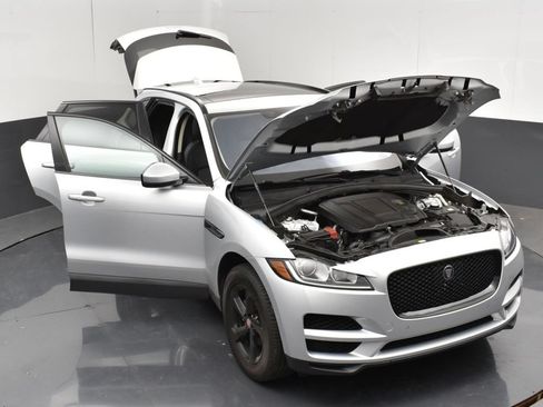 Used 2019 Jaguar F-PACE Premium AWD/4WD image 34