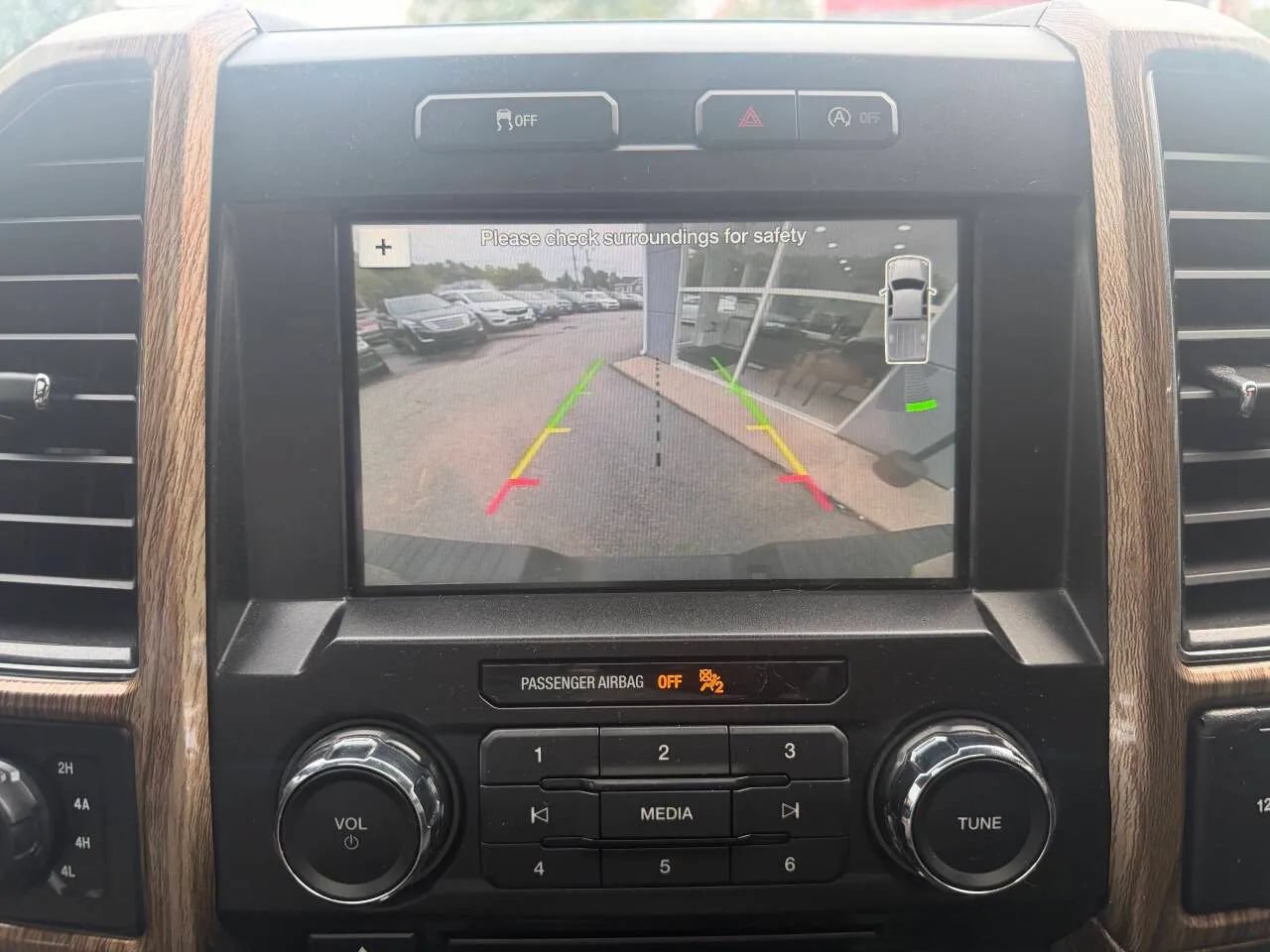 Used 2018 Ford F150 Lariat w/ Equipment Group 501A Mid AWD/4WD image 12