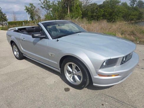 Used 2006 Ford Mustang GT Premium image 4
