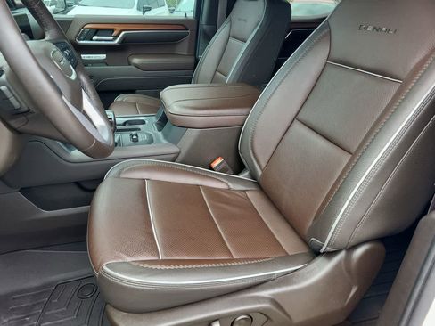 Used 2023 GMC Sierra 1500 Denali AWD/4WD image 10