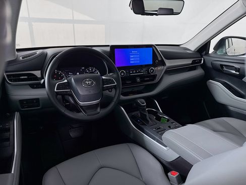 Certified 2026 Toyota Highlander XLE AWD/4WD image 22
