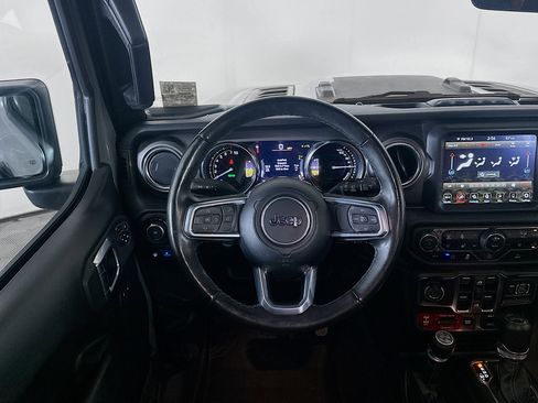 Used 2023 Jeep Wrangler Unlimited Rubicon 4xe w/ Cold Weather Group AWD/4WD image 17