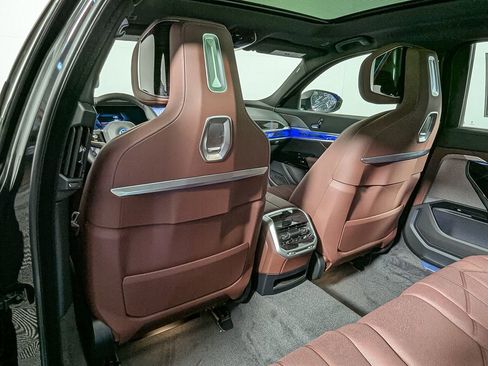 Used 2026 BMW i7 eDrive50 w/ M Sport Package image 37