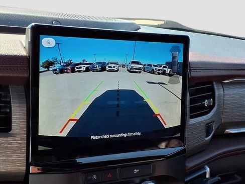 Used 2024 Ford Expedition Limited image 12