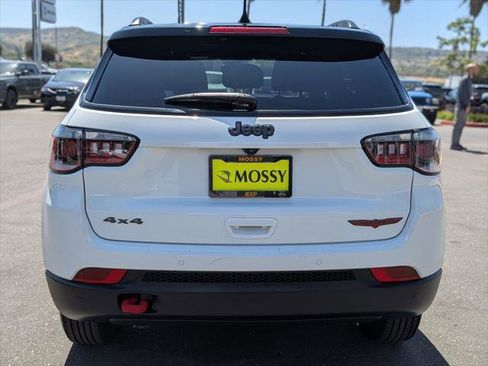 Certified 2024 Jeep Compass Trailhawk AWD/4WD image 4