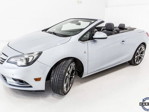 Used 2019 Buick Cascada Premium image 2