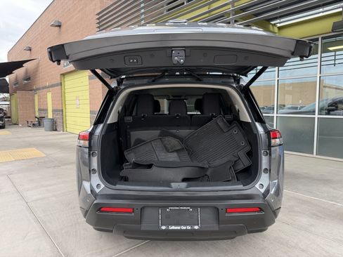 Used 2025 Nissan Pathfinder SV FWD image 34