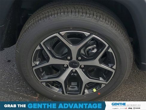 Used 2026 Jeep Compass Limited image 5