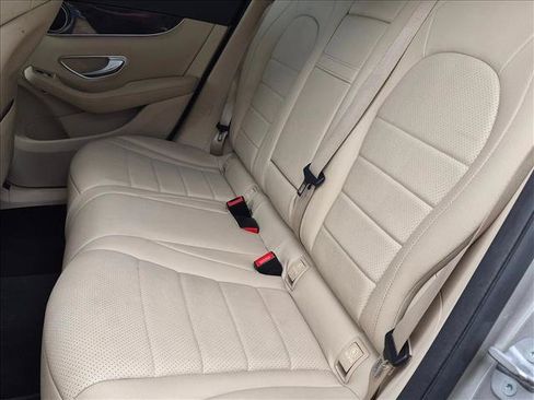 Used 2020 Mercedes-Benz GLC 300 w/ Premium Package image 17
