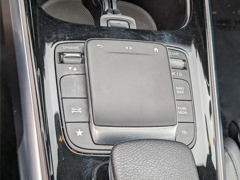 Used 2021 Mercedes-Benz GLB 250 4MATIC image 25