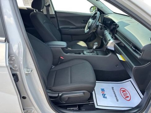Used 2024 Hyundai Kona SEL AWD/4WD image 11