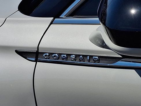 Used 2022 Lincoln Corsair AWD w/ Equipment Group 101A image 30